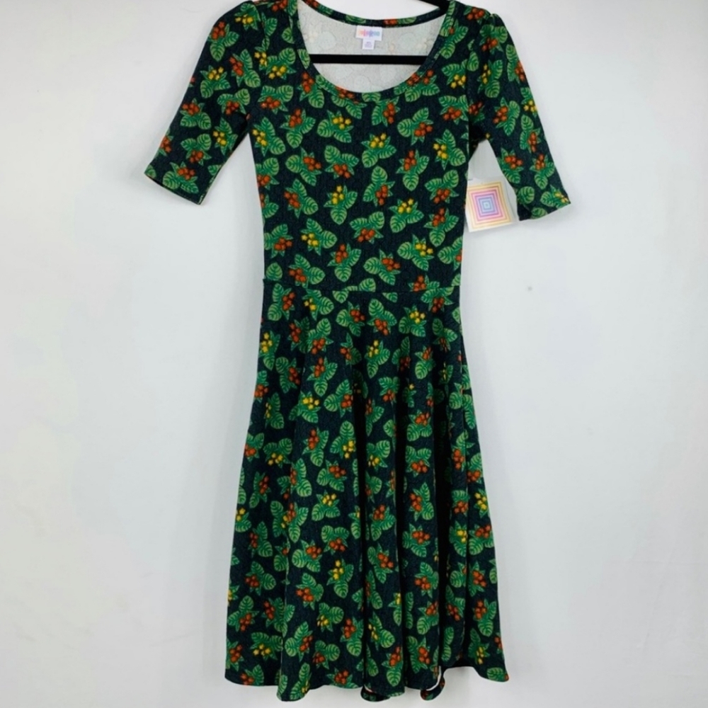 NWT LULAROE Christmas Holiday Holly Nicole Dress